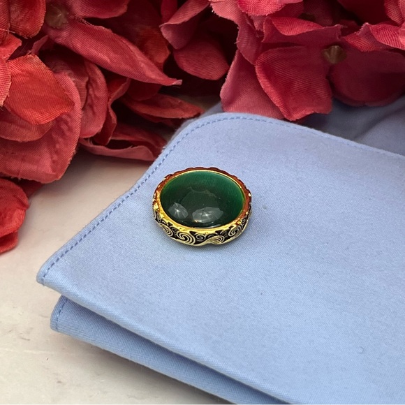 Elegant Round Emerald Green Chrysoprase Gold Cufflinks - Picture 13 of 16